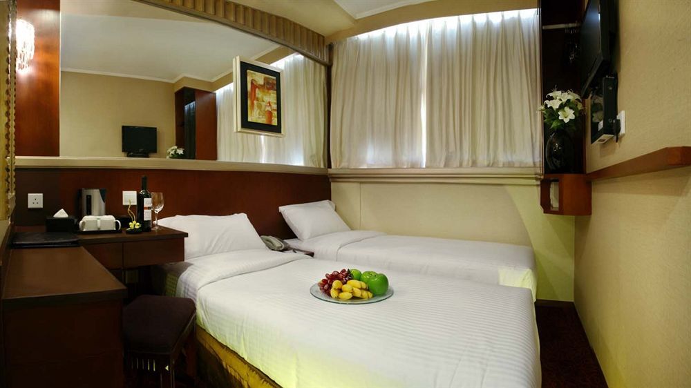 Oriental Lander Hotel Kaulung Kültér fotó