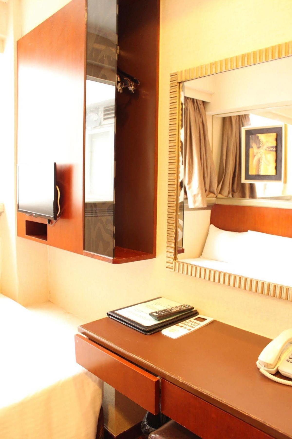 Oriental Lander Hotel Kaulung Kültér fotó