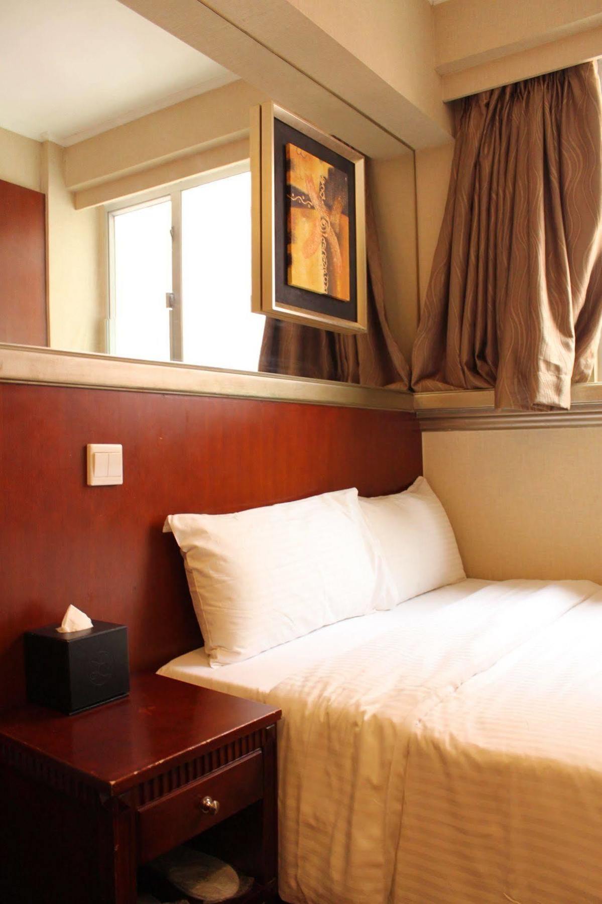 Oriental Lander Hotel Kaulung Kültér fotó